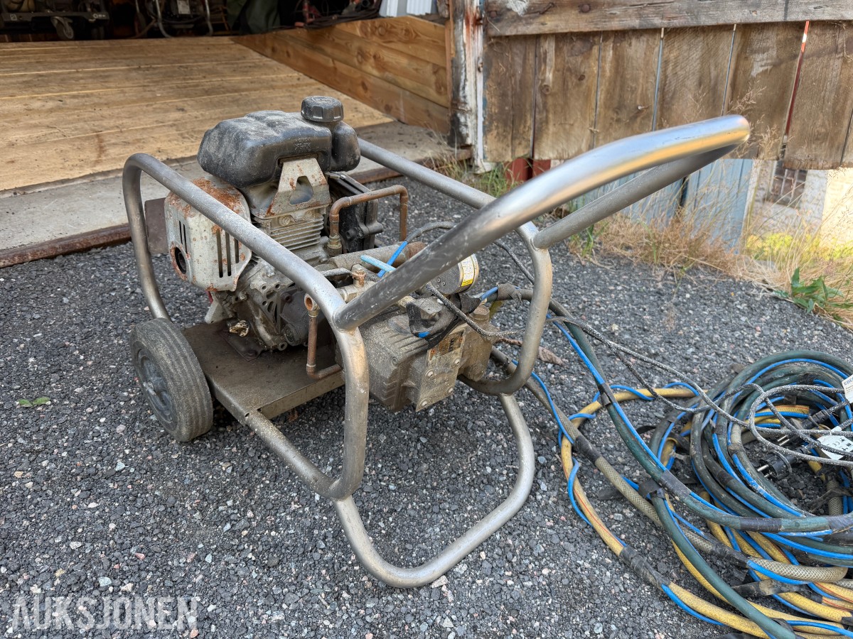 HONDA BENSINDREVET TRYKKTESTER MED INTERPUMP W70