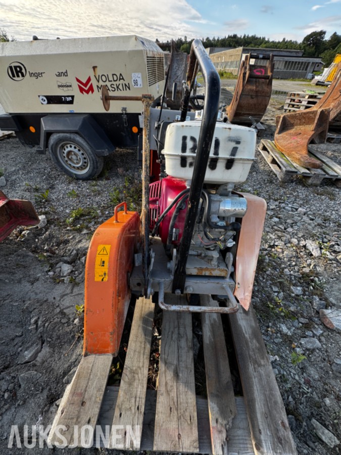 Mikasa MCD-218V bensindrevet betongsag/gulvsag med Honda GX390 motor