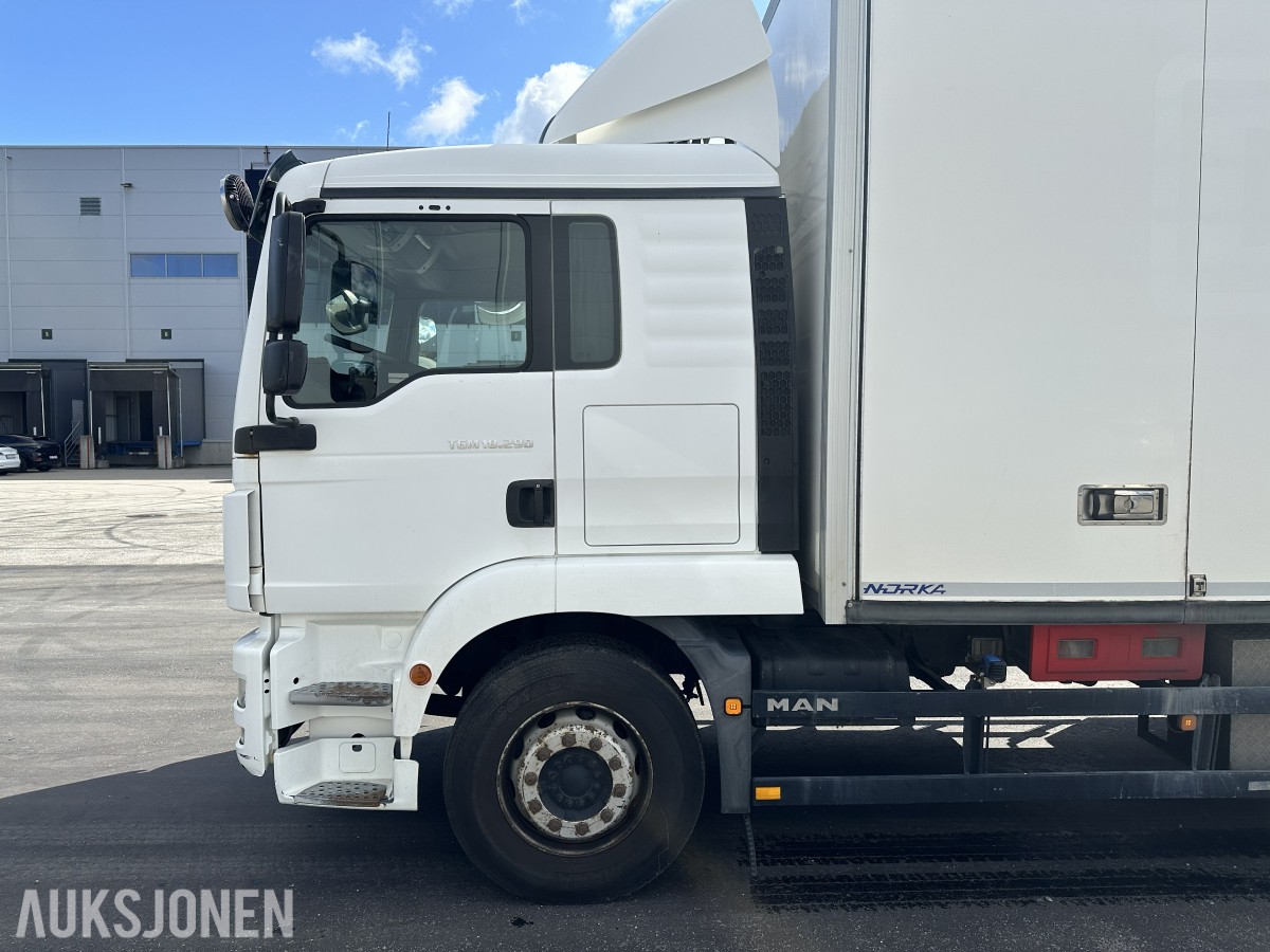 2018 MAN TGM 290 2 X 4 18 pll m/fullsideåpning og 2t bakløft