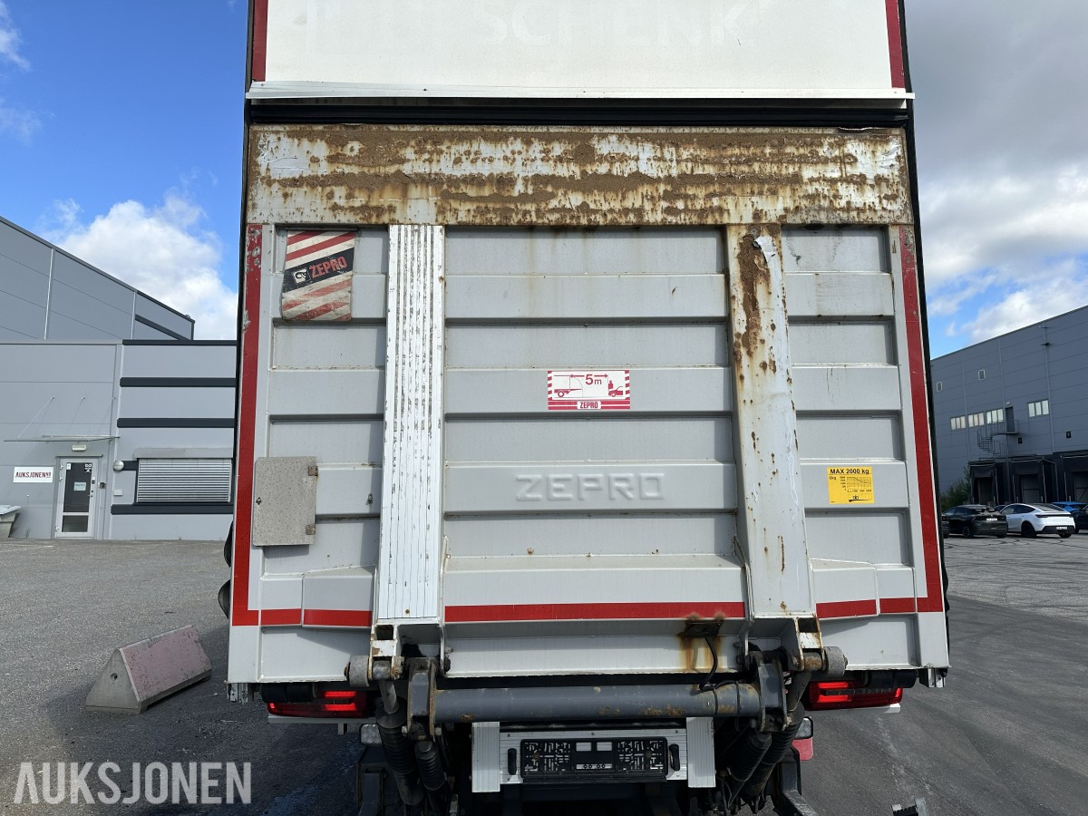 2018 MAN TGM 290 2 X 4 18 pll m/fullsideåpning og 2t bakløft