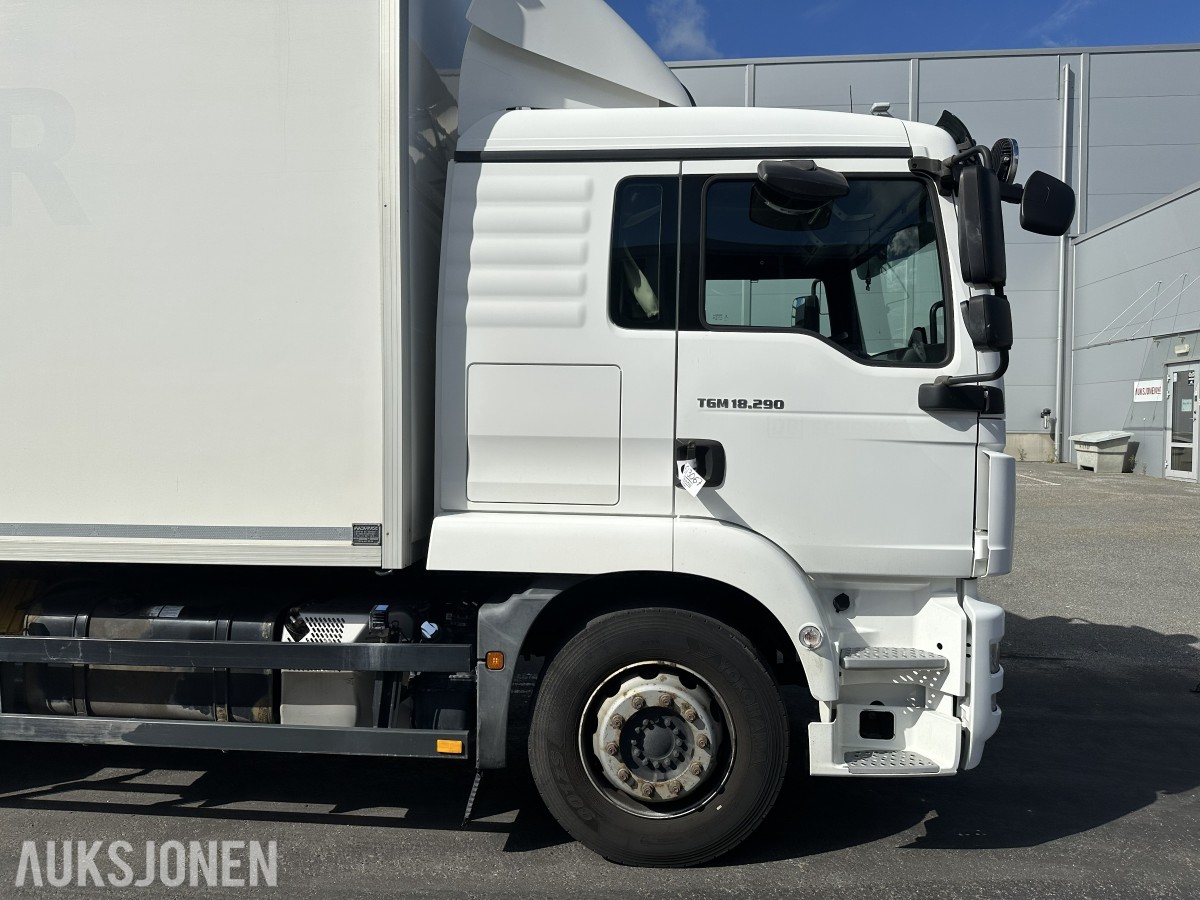 2018 MAN TGM 290 2 X 4 18 pll m/fullsideåpning og 2t bakløft