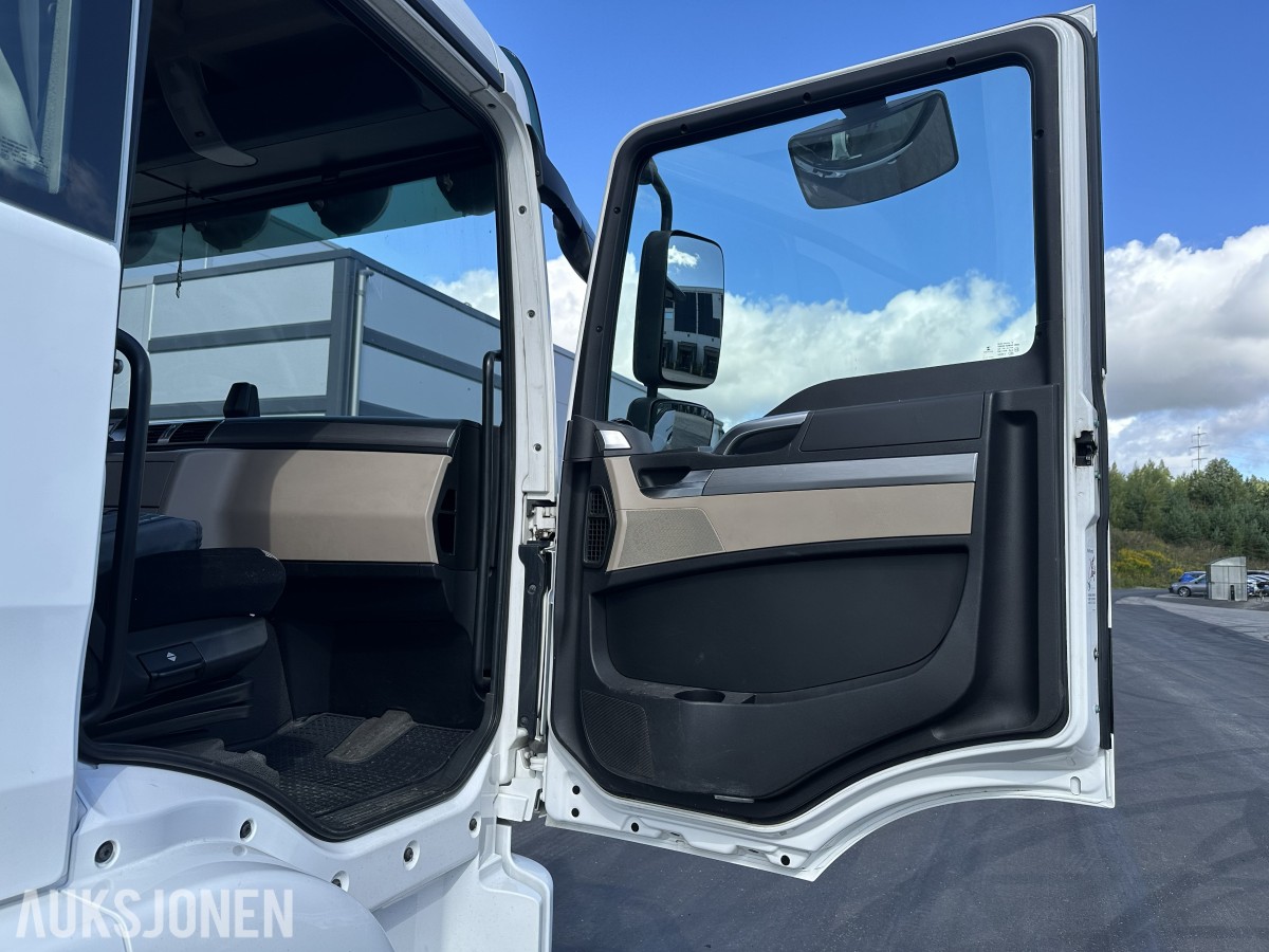2018 MAN TGM 290 2 X 4 18 pll m/fullsideåpning og 2t bakløft