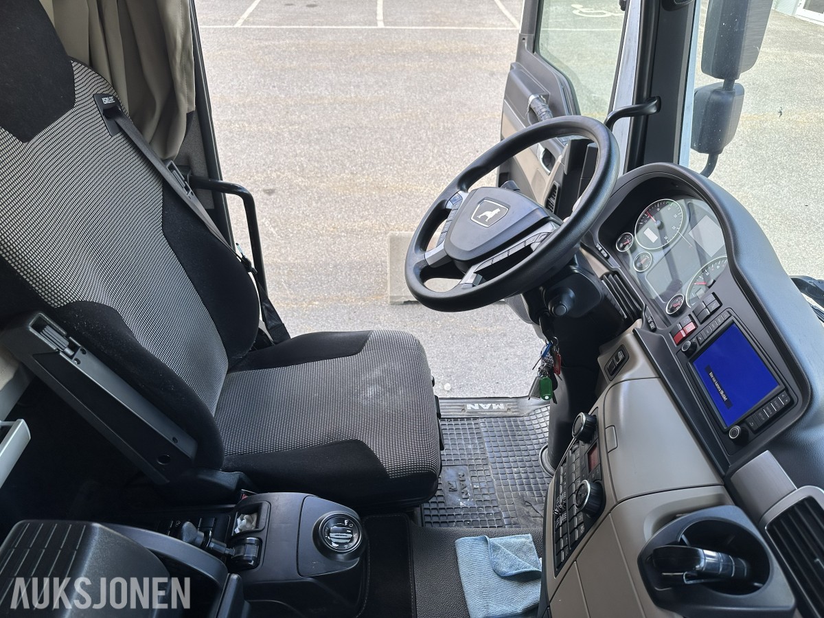 2018 MAN TGM 290 2 X 4 18 pll m/fullsideåpning og 2t bakløft