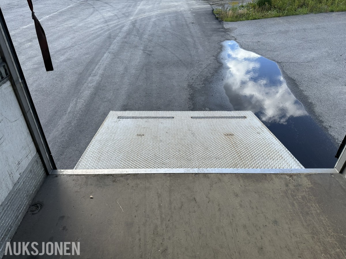 2018 MAN TGM 290 2 X 4 18 pll m/fullsideåpning og 2t bakløft