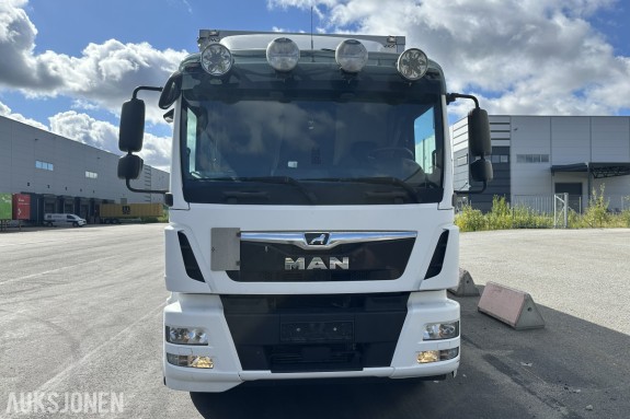 2018 MAN TGM 290 2 X 4 18 pll m/fullsideåpning og 2t bakløft
