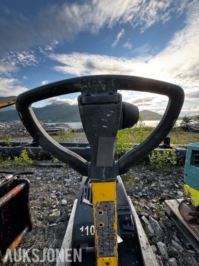 2013 Bomag BPR 35/60 reverserbar vibroplate med Honda GX160 bensinmotor – 2013 modell