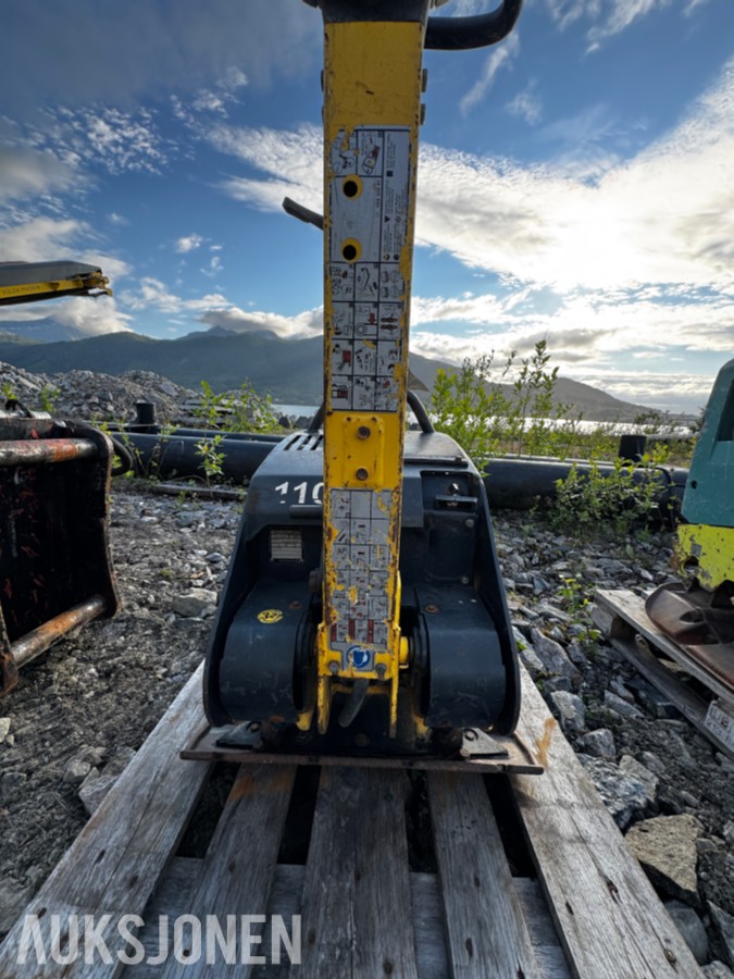 2013 Bomag BPR 35/60 reverserbar vibroplate med Honda GX160 bensinmotor – 2013 modell
