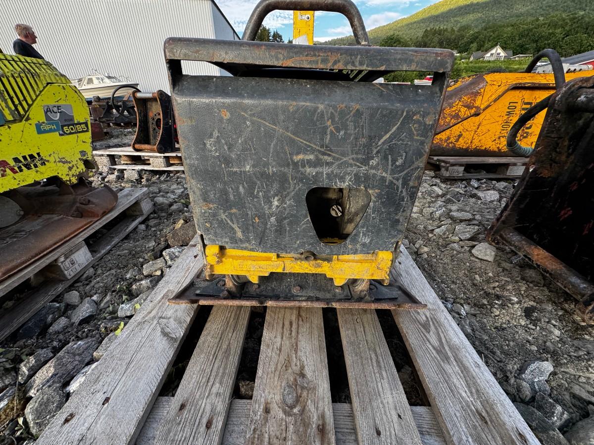 2013 Bomag BPR 35/60 reverserbar vibroplate med Honda GX160 bensinmotor – 2013 modell
