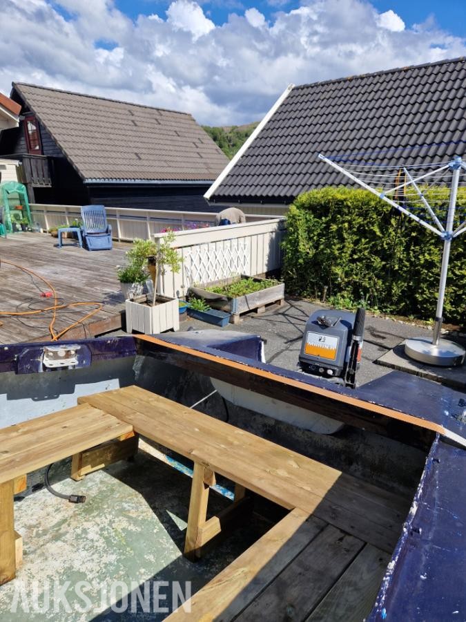 Komplett båtprosjekt med henger og 30 hk motor selges
