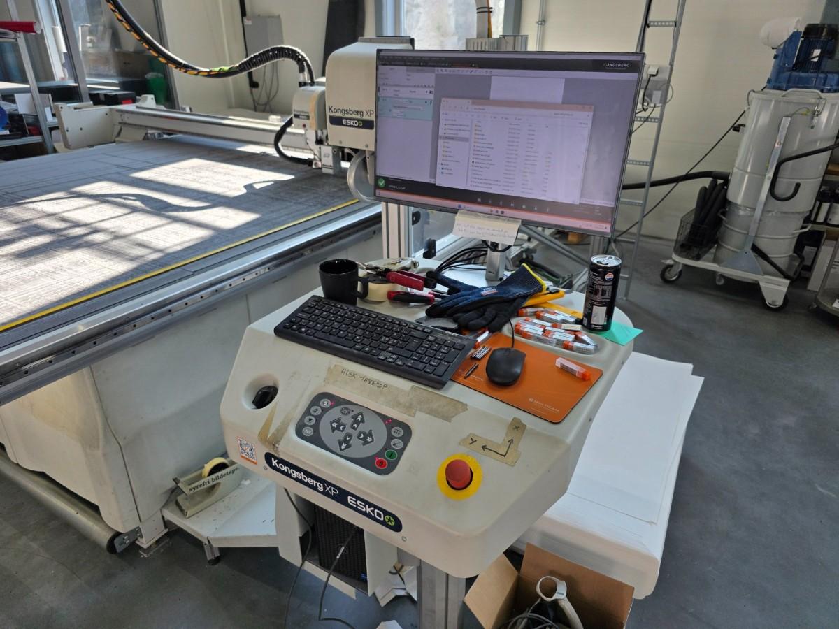 2013 Kongsberg XP Esko iXP44c Cutting table / fresebord
