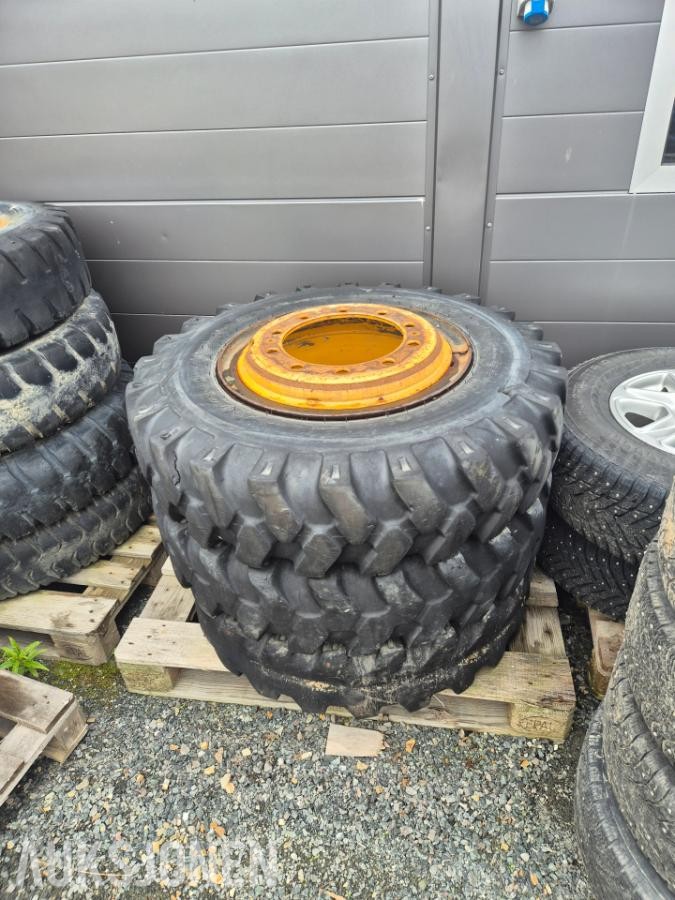 Volvo Hulgraver dekk og felg