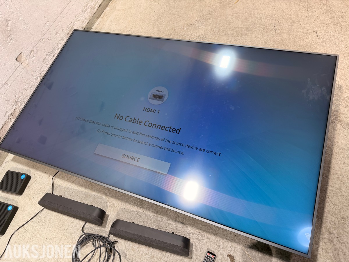 2020 Samsung 85 tommer infoskjerm med videokonferanse utstyr