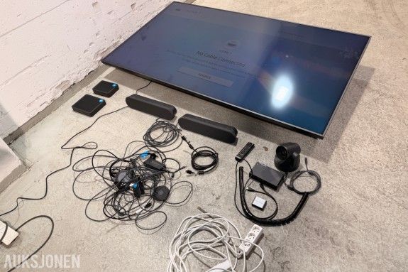 2020 Samsung 85 tommer infoskjerm med videokonferanse utstyr