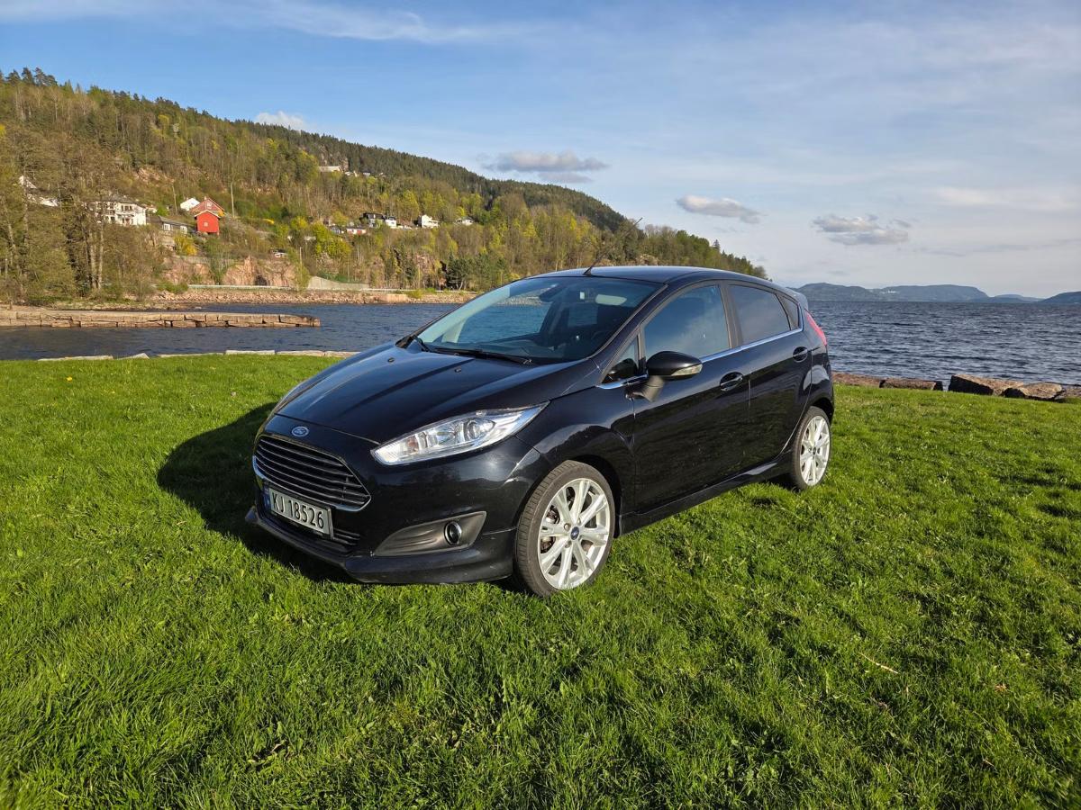 2015 Ford Fiesta, 1,0 EcoBoost 100hk automat ryggekamera s+v dekk                       127264km