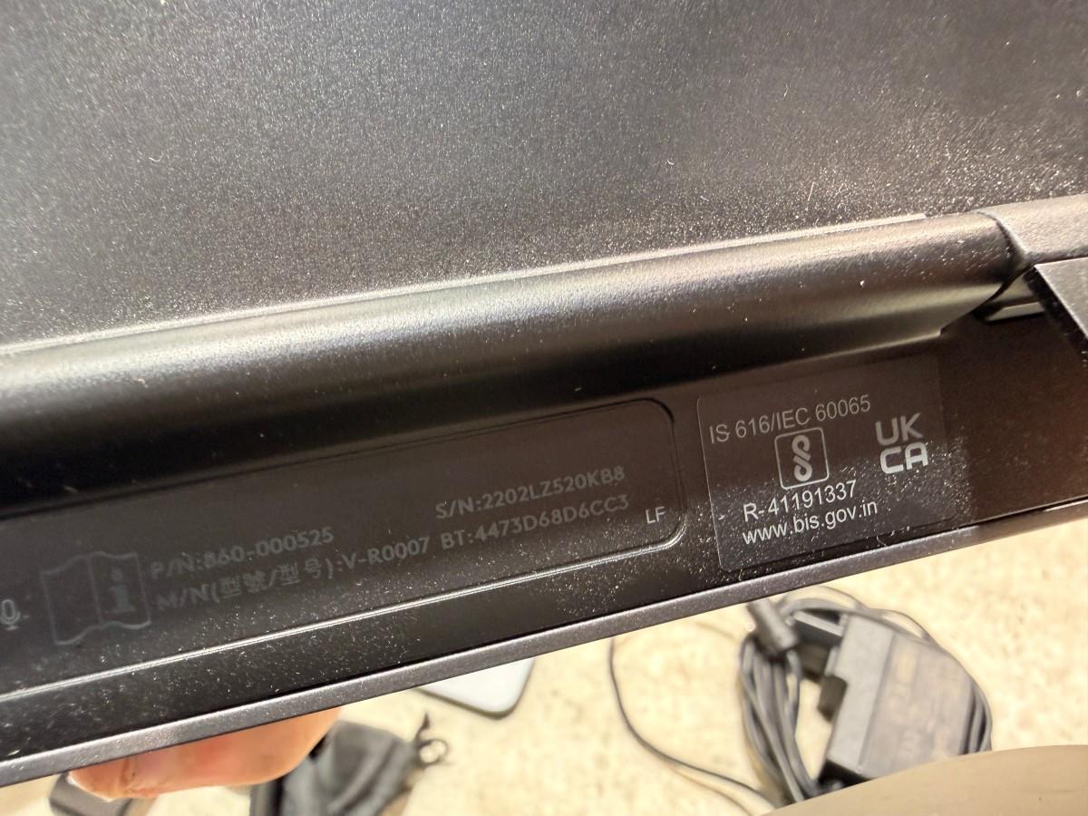 2022 Samsung QB65B 65 tommer tv med Logitech MeetUp videokonferanseløsning