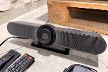 2022 Samsung QB75B 75 tommer skjerm med Logitech MeetUp konferansekamera