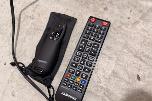 2022 Samsung QB75B 75 tommer skjerm med Logitech MeetUp konferansekamera
