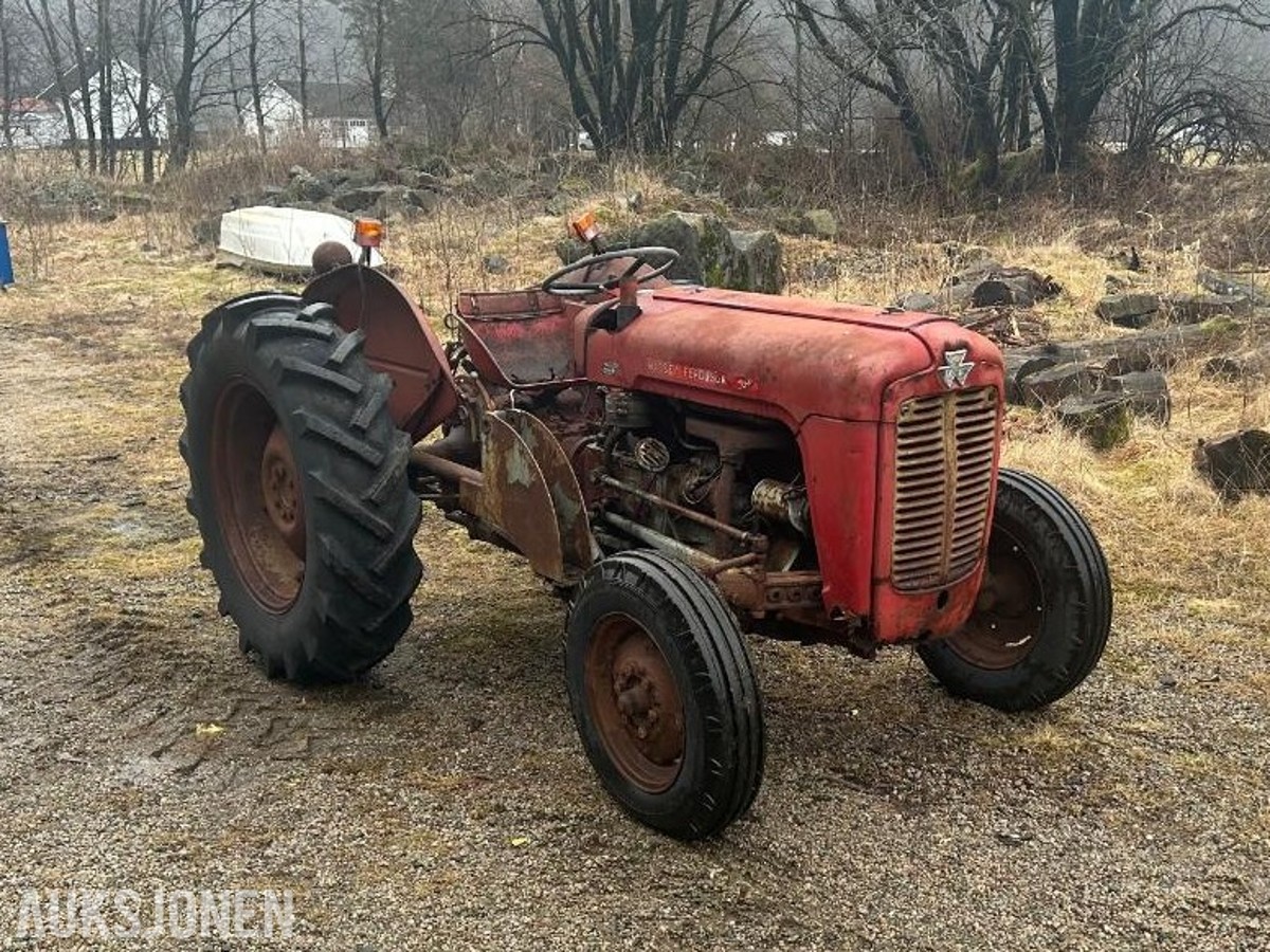 1960 Massey Ferguson I35
