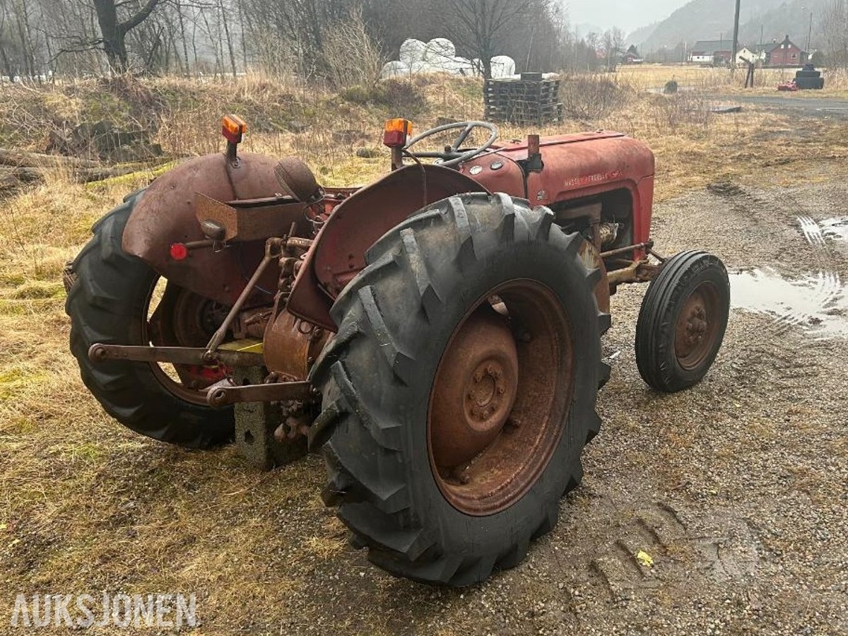 1960 Massey Ferguson I35