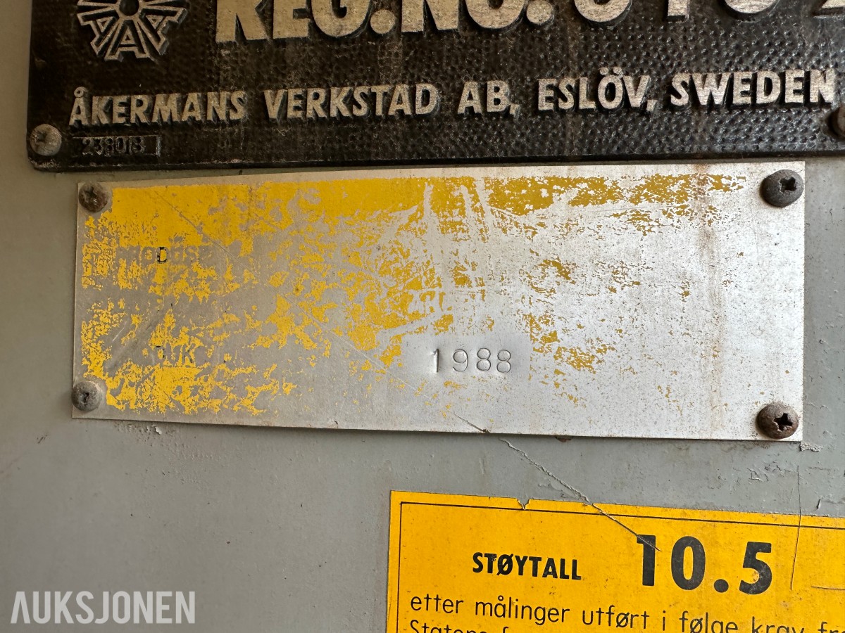 1988 Åkerman H10B Gravemaskin | graveskuff