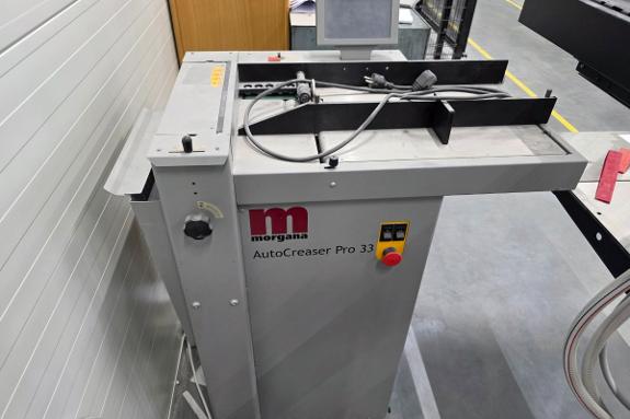 Morgana AutoCreaser Pro 33 automatisk false-/rillemaskin med berøringsskjerm