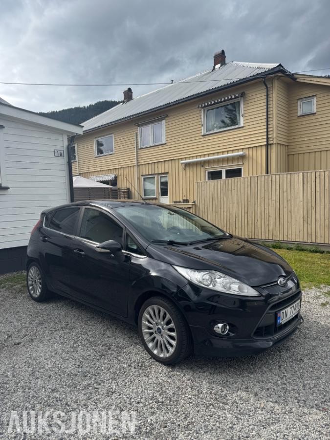 2011 Ford Fiesta 1.4 69hk automat navigasjon