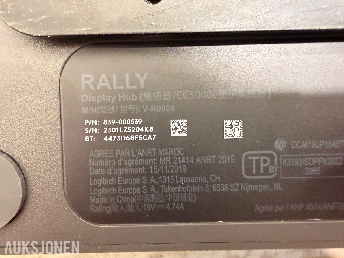 Samsung 75 tommer 4k infoskjerm med Logitech rally videokonferanseutstyr
