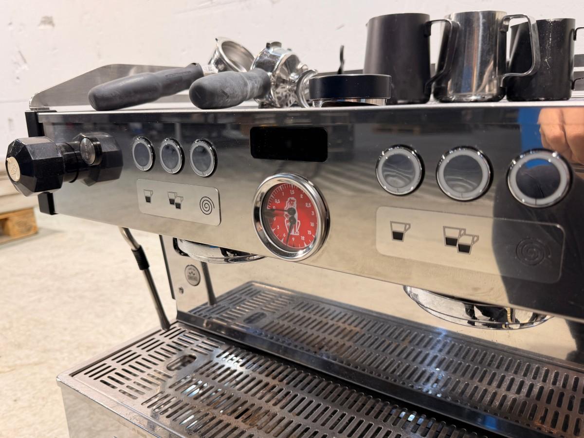 2023 La Marzocco Linea PB S 2AV HW espressomaskin