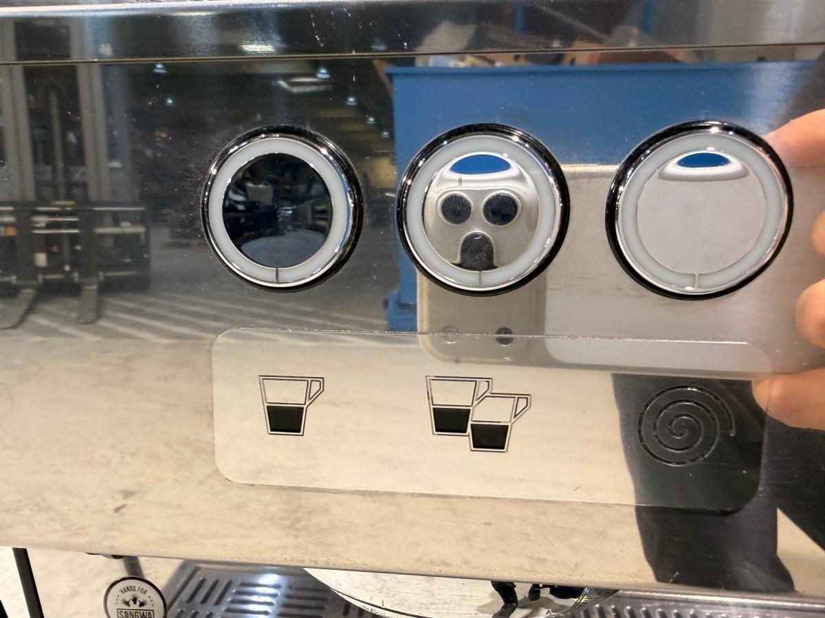 2023 La Marzocco Linea PB S 2AV HW espressomaskin