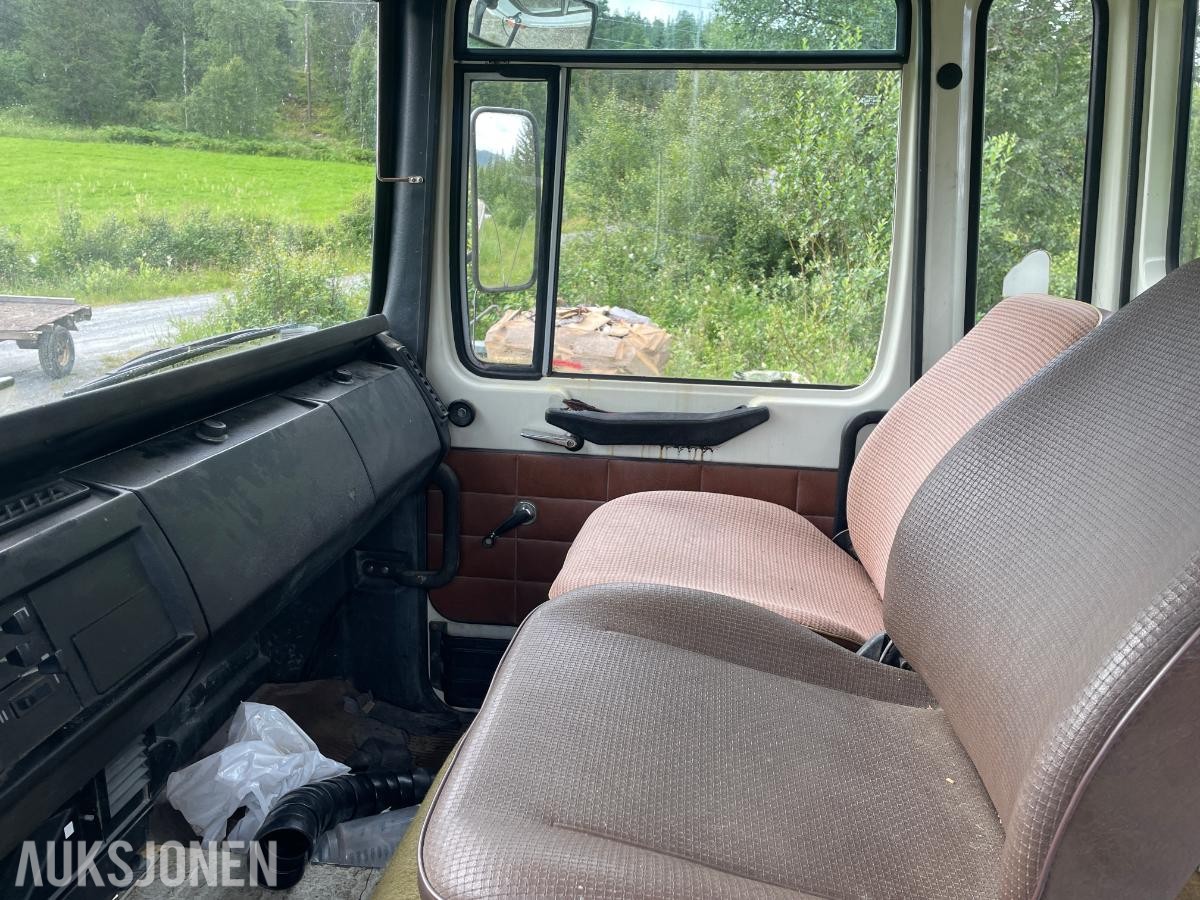 1986 MAN 12.170 F Med kran