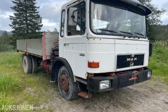 1986 MAN 12.170 F Med kran