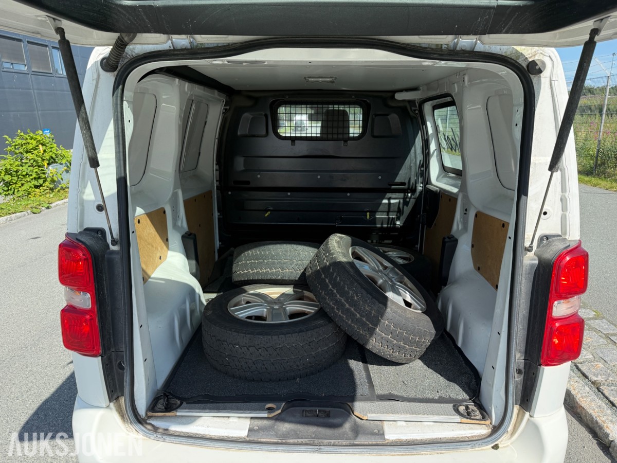 2017 Toyota ProAce *UTEN MINSTEPRIS* HENGERFESTE 3-SETER DELSKINN