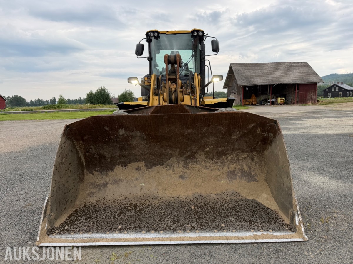 2013 Cat 938K Hjullaster. nylig sertifisert. Vekt i skuffe