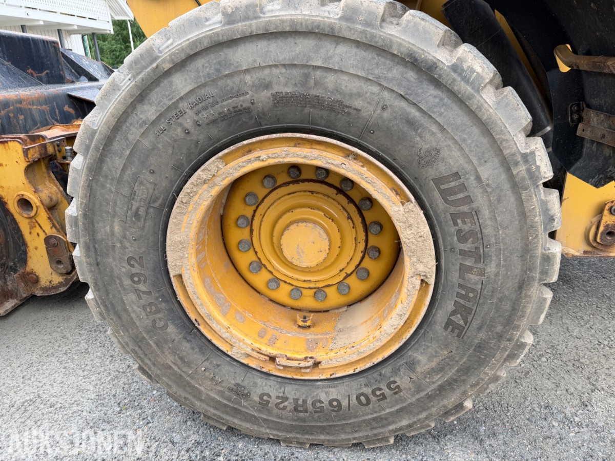 2013 Cat 938K Hjullaster. nylig sertifisert. Vekt i skuffe