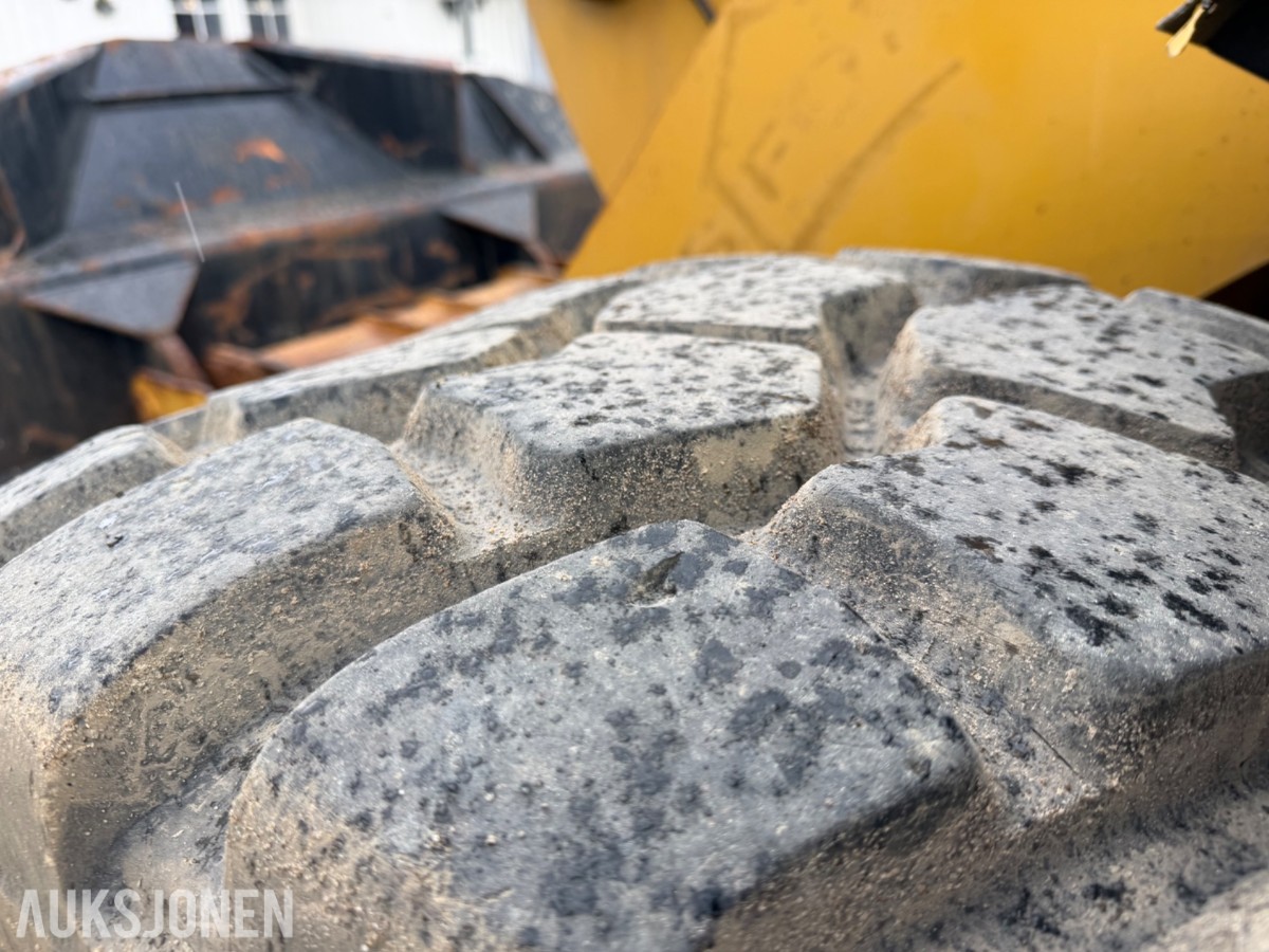 2013 Cat 938K Hjullaster. nylig sertifisert. Vekt i skuffe