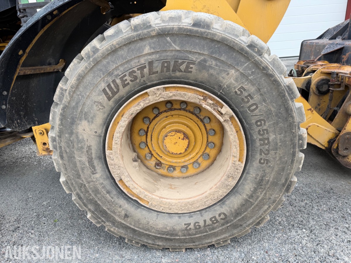 2013 Cat 938K Hjullaster. nylig sertifisert. Vekt i skuffe