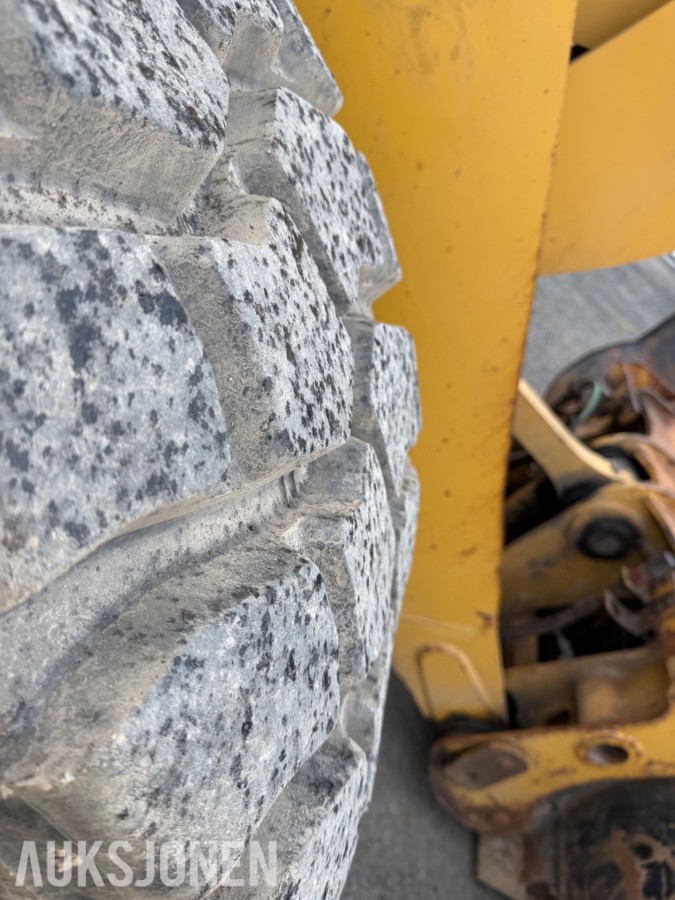 2013 Cat 938K Hjullaster. nylig sertifisert. Vekt i skuffe