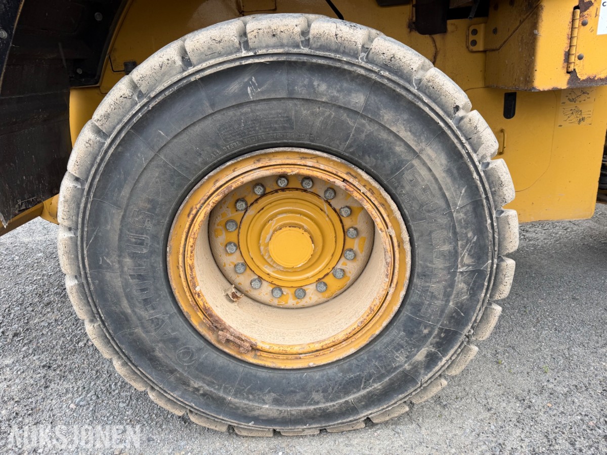 2013 Cat 938K Hjullaster. nylig sertifisert. Vekt i skuffe