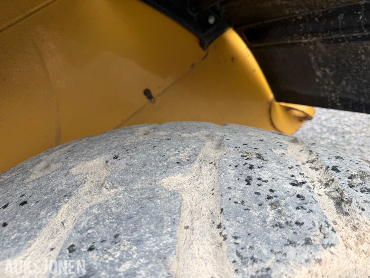 2013 Cat 938K Hjullaster. nylig sertifisert. Vekt i skuffe