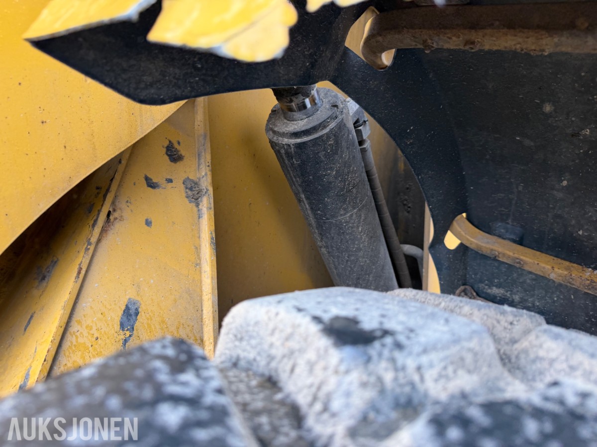 2013 Cat 938K Hjullaster. nylig sertifisert. Vekt i skuffe