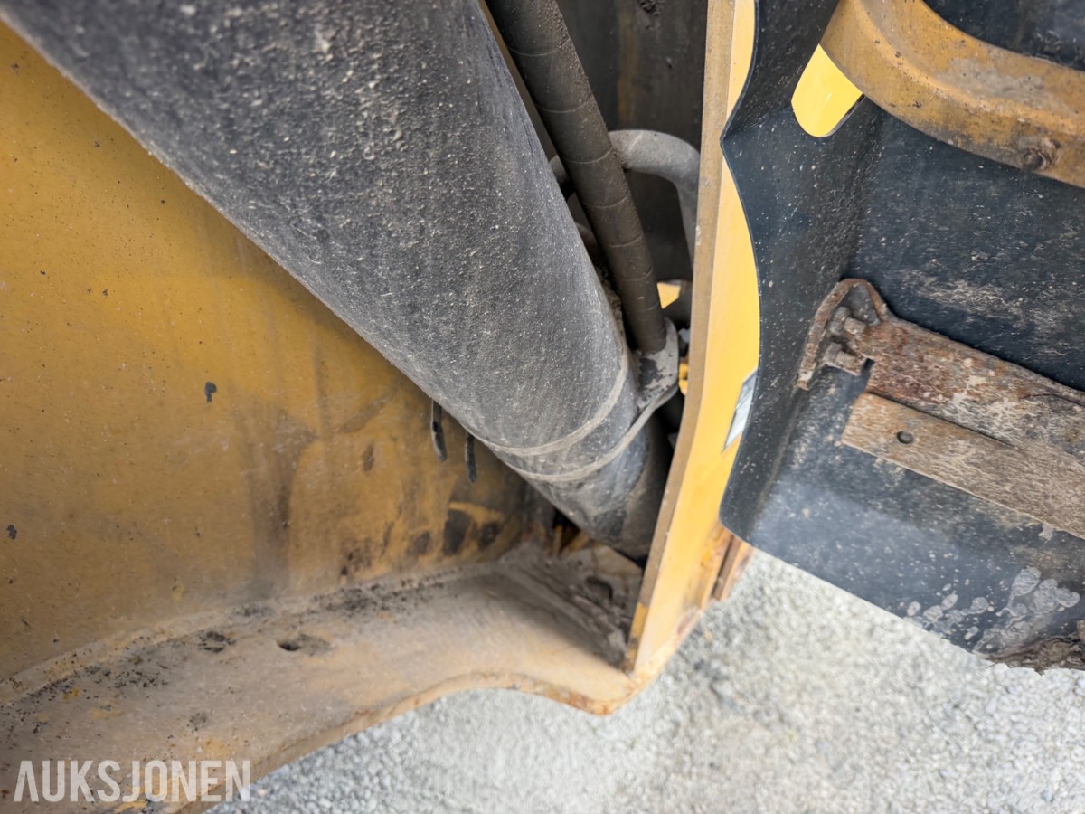2013 Cat 938K Hjullaster. nylig sertifisert. Vekt i skuffe