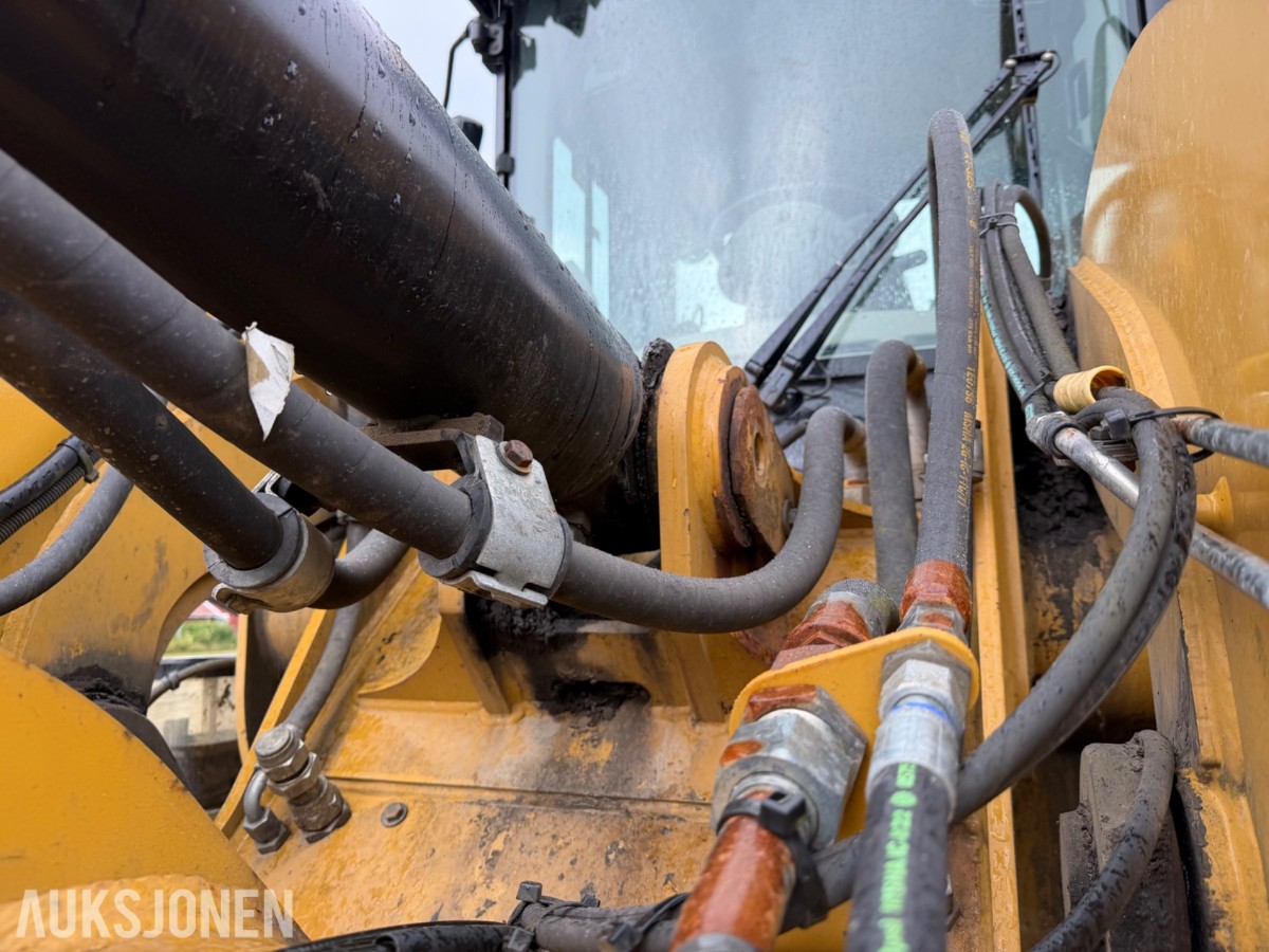 2013 Cat 938K Hjullaster. nylig sertifisert. Vekt i skuffe