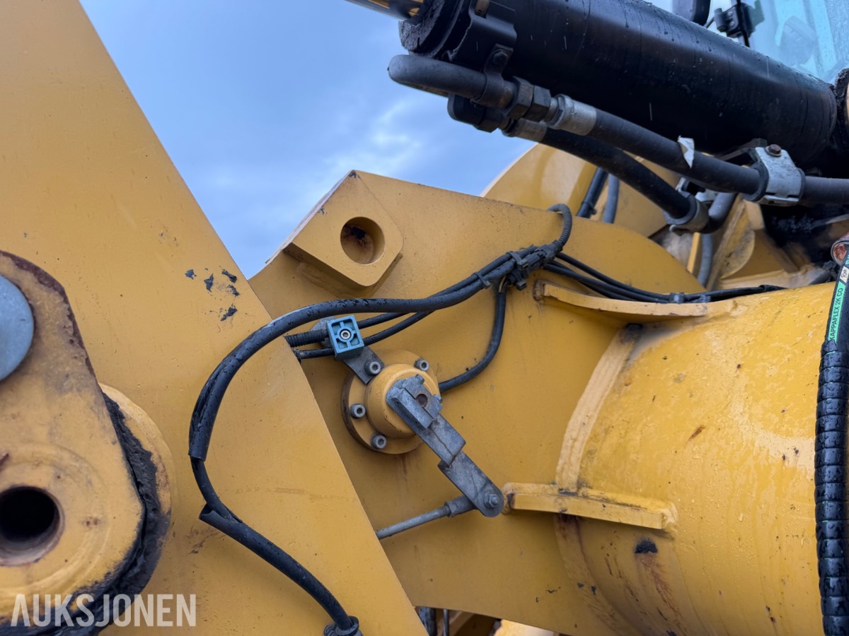 2013 Cat 938K Hjullaster. nylig sertifisert. Vekt i skuffe