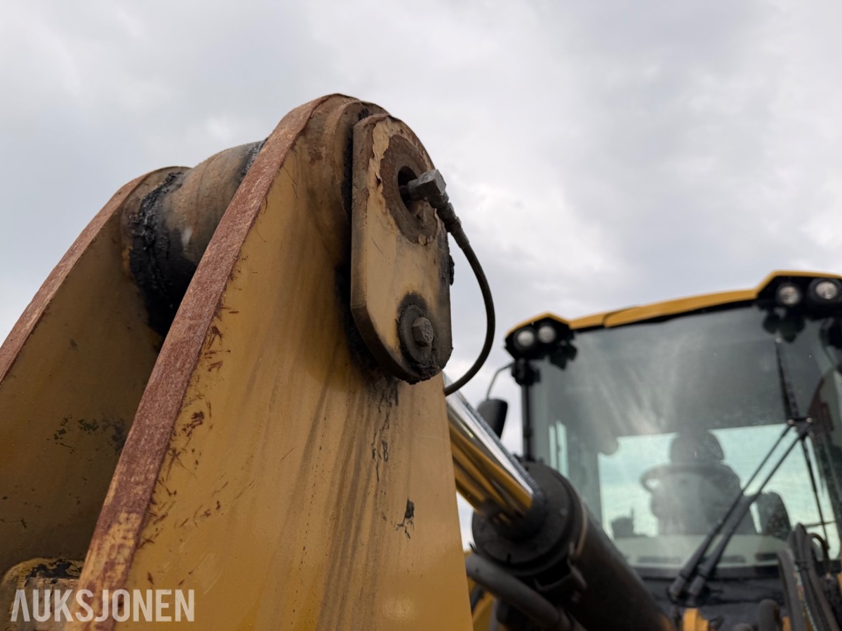 2013 Cat 938K Hjullaster. nylig sertifisert. Vekt i skuffe