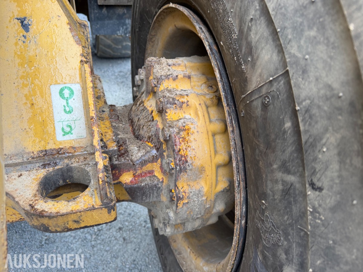 2013 Cat 938K Hjullaster. nylig sertifisert. Vekt i skuffe
