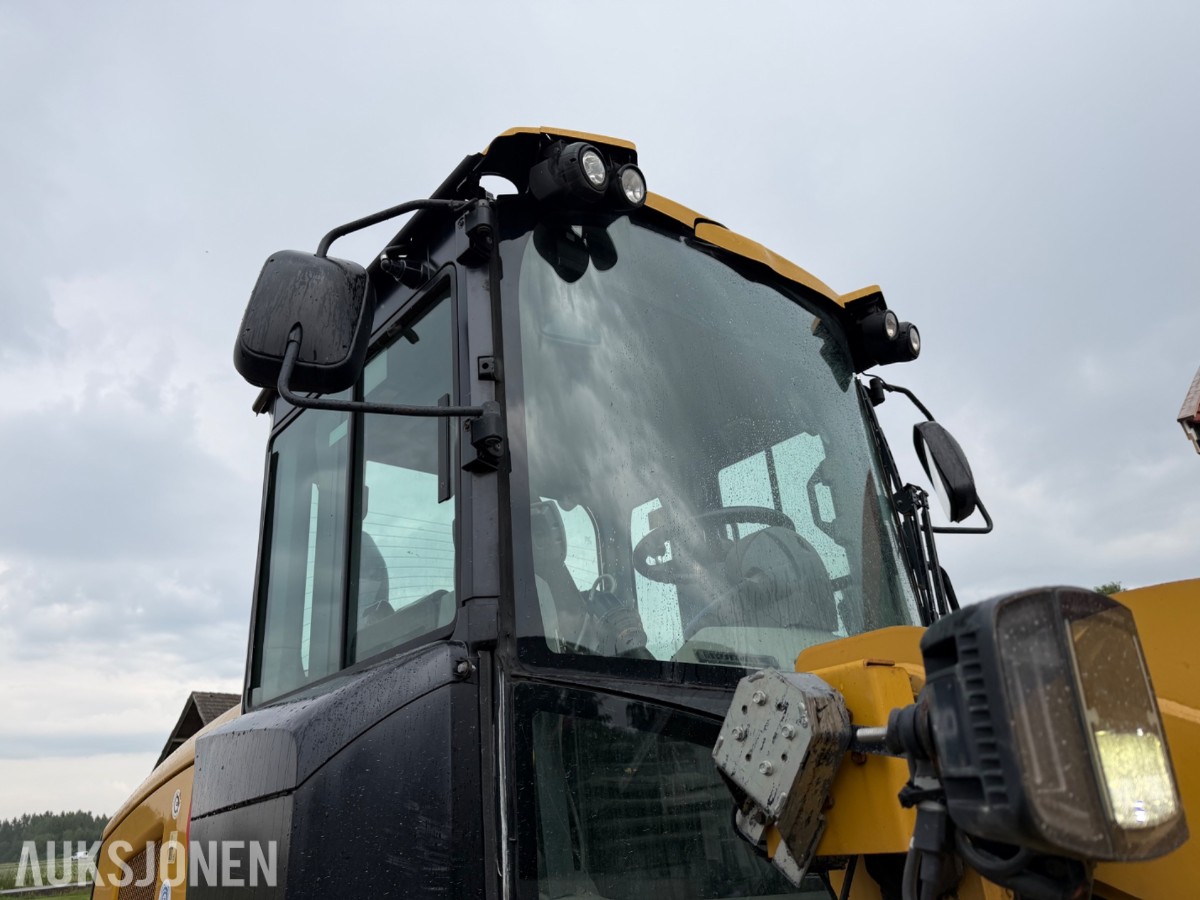 2013 Cat 938K Hjullaster. nylig sertifisert. Vekt i skuffe