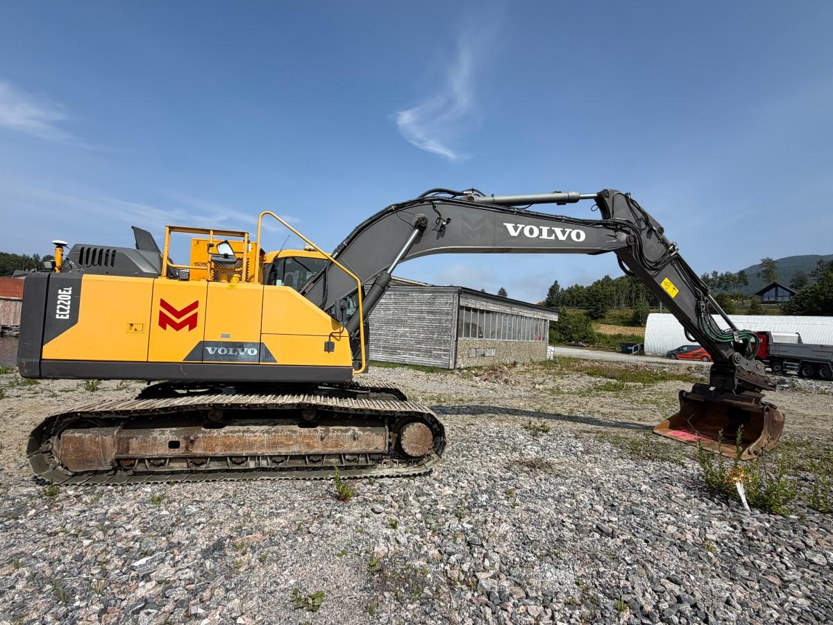 Volvo EC220E gravemaskin med Ilmeg/Montabert borerigg og Rotair kompressor- Maskinstyring - 2015 - 13447r