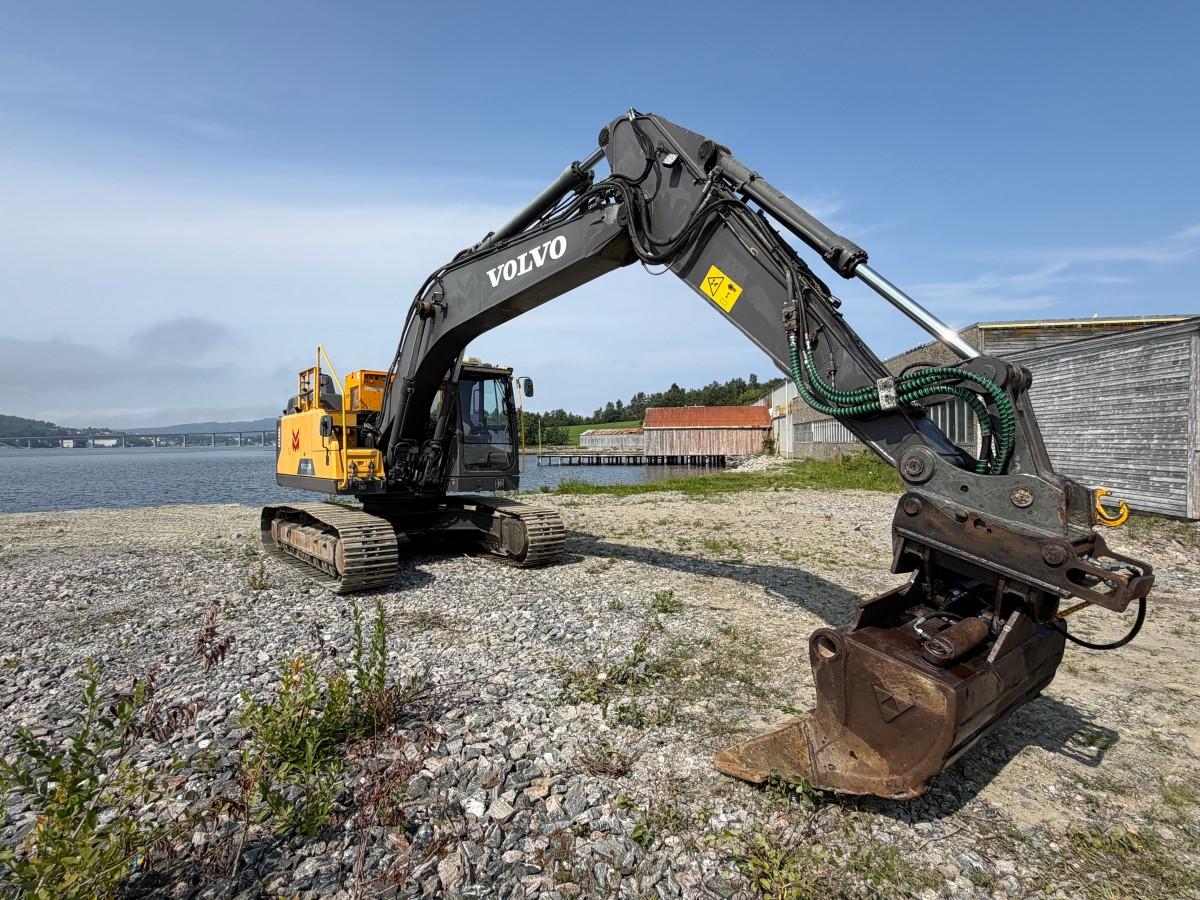 Volvo EC220E gravemaskin med Ilmeg/Montabert borerigg og Rotair kompressor- Maskinstyring - 2015 - 13447r