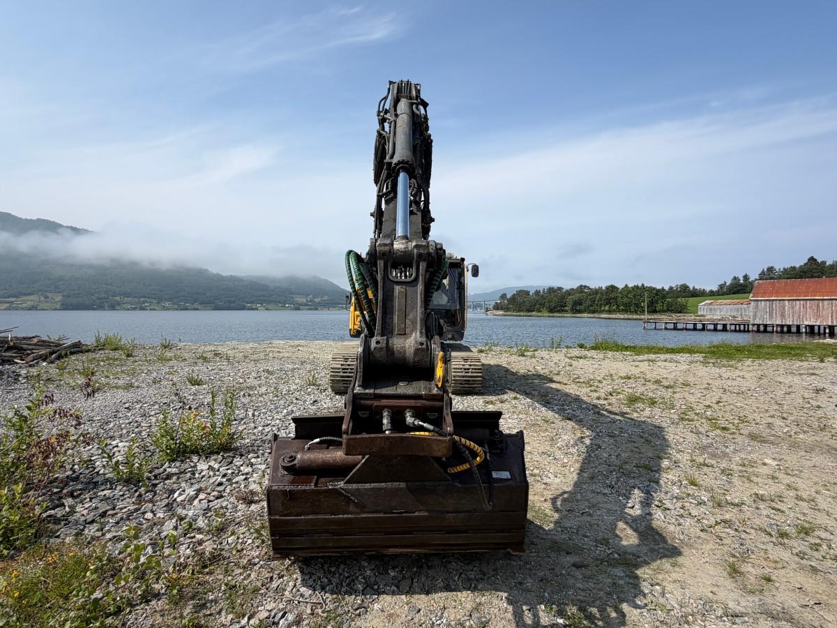 Volvo EC220E gravemaskin med Ilmeg/Montabert borerigg og Rotair kompressor- Maskinstyring - 2015 - 13447r
