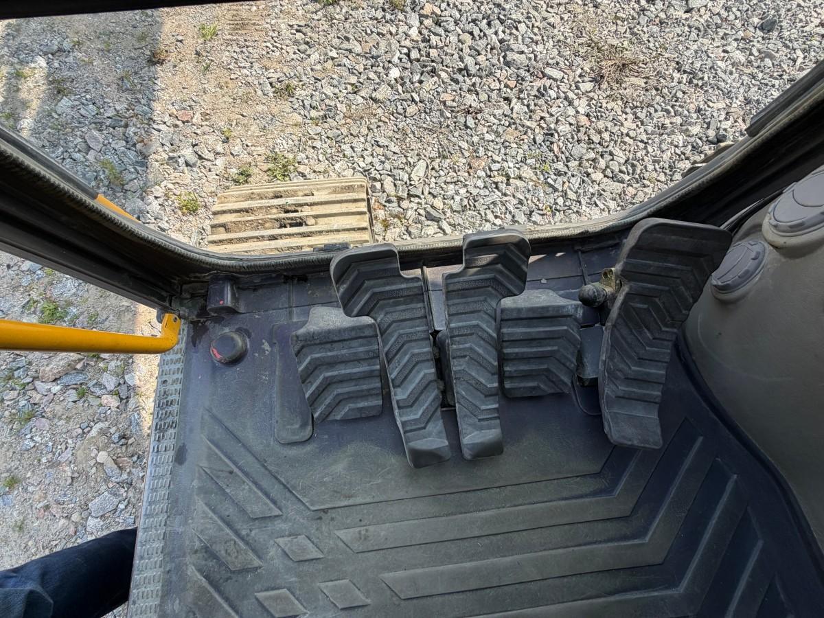 Volvo EC220E gravemaskin med Ilmeg/Montabert borerigg og Rotair kompressor- Maskinstyring - 2015 - 13447r